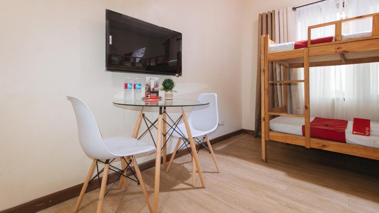 Reddoorz Plus @ Cuarto Verde Staycation Las Piñas Buitenkant foto