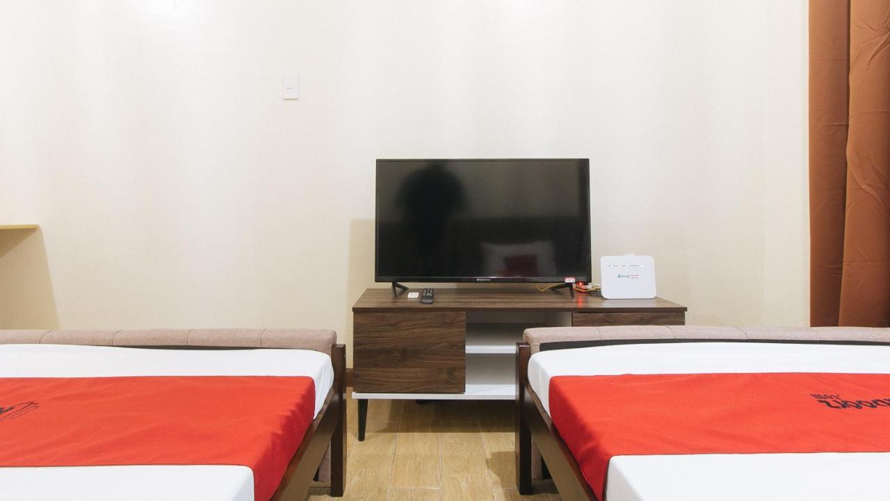 Reddoorz Plus @ Cuarto Verde Staycation Las Piñas Buitenkant foto